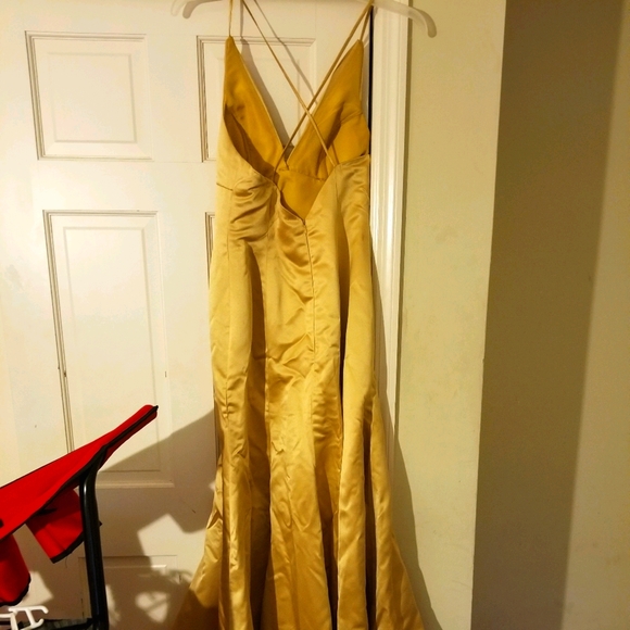 Gold Prom dress - Picture 4 of 10